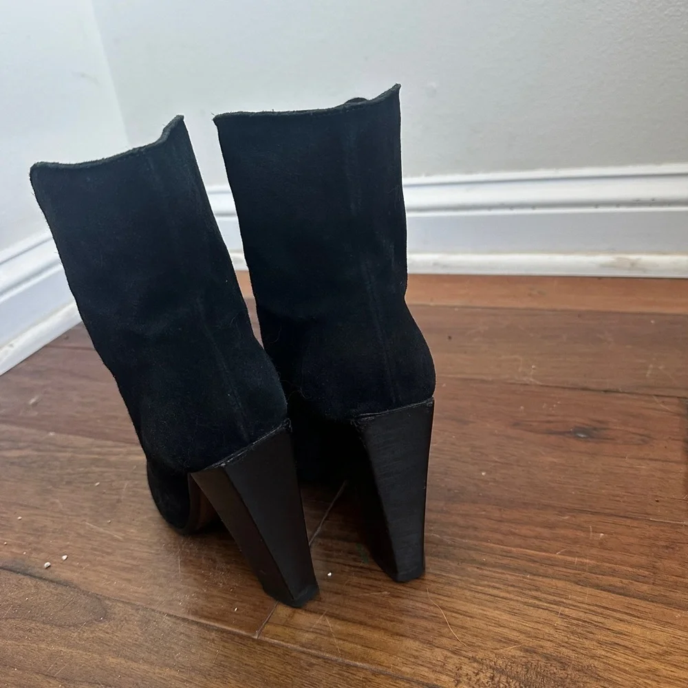FENDI pointy toe black leather heeled winter boots - Picture 4 of 8